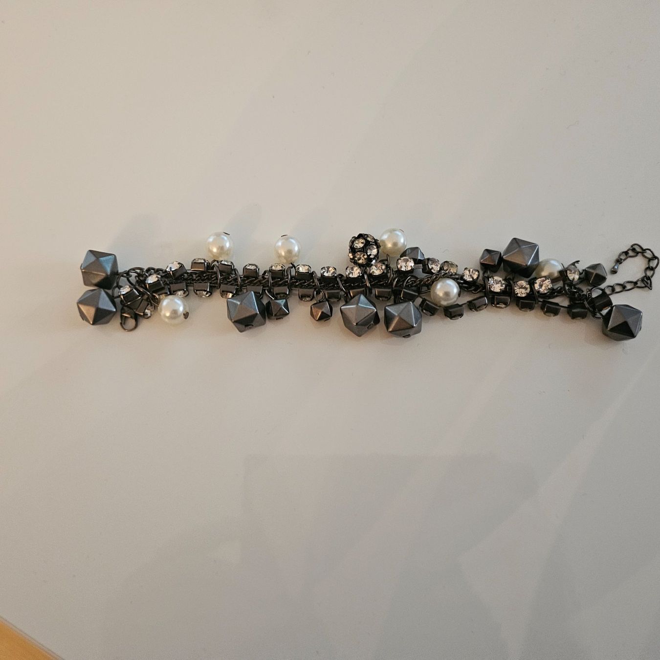 Bracciali & Braccialetti: Schickes Armband mit Perlen und Strass – Nuovo (secondo la descrizione) da wolfhalden venduto da 46464646