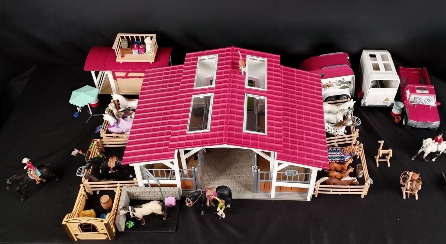 Schleich Giocattoli: SCHLEICH Reiterhof – Usato da Schübelbach venduto da Restwert_Schubelbach 1
