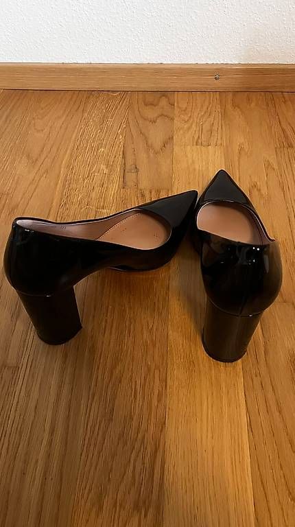 Scarpe da donna: HUGO High Heel Pumps Gr. 38.5 – Usato da Liestal venduto da Schatzsucher90 1