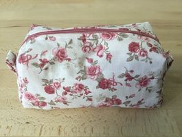 Tasche / Necessaire / Kosmetiktasche / Etui, neue Handarbeit