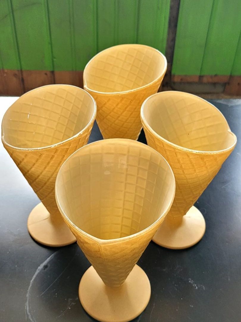 Verres: 4 Eisbecher in Cornet Form – D'occasion à Abtwil SG par steph61