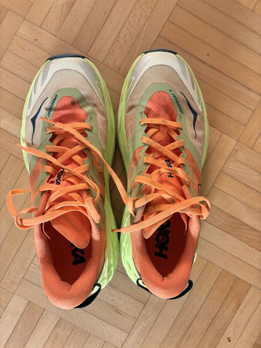 Hoka One One Scarpe da donna: Hoka Speedgoat 7 – Usato da Zürich venduto da hen_pn5z