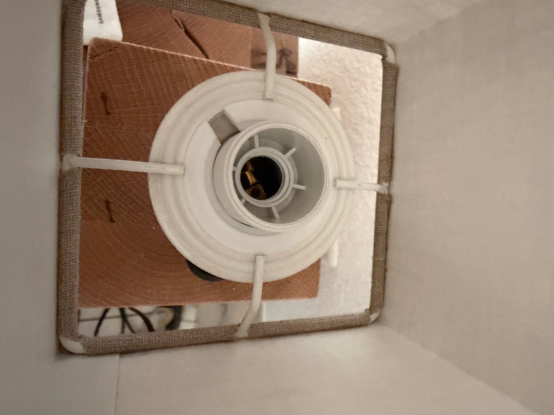 Paralumi: Lampenschirm Reduzierring | Adapter von E27 auf E14 | – Usato da Bassersdorf venduto da Puzznic2 1