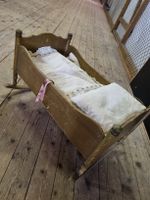 Antikes Pupen Schaukelbett 63x40x39