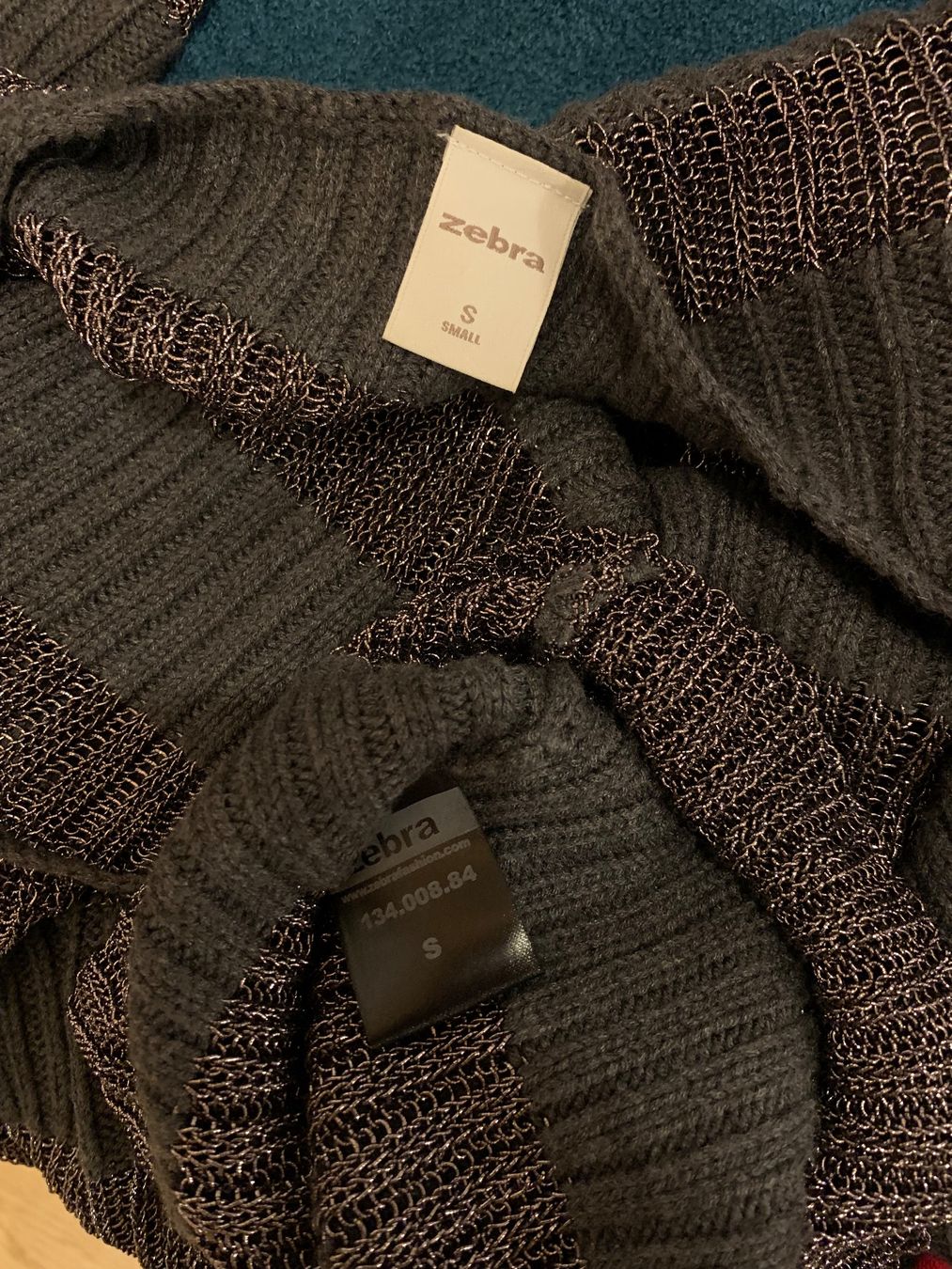 Maglioni & Felpe: Damen Pullover gestreift grau mit Glanzeffekt, Grösse S – Usato da Rosshäusern venduto da MiJoDoOl 3
