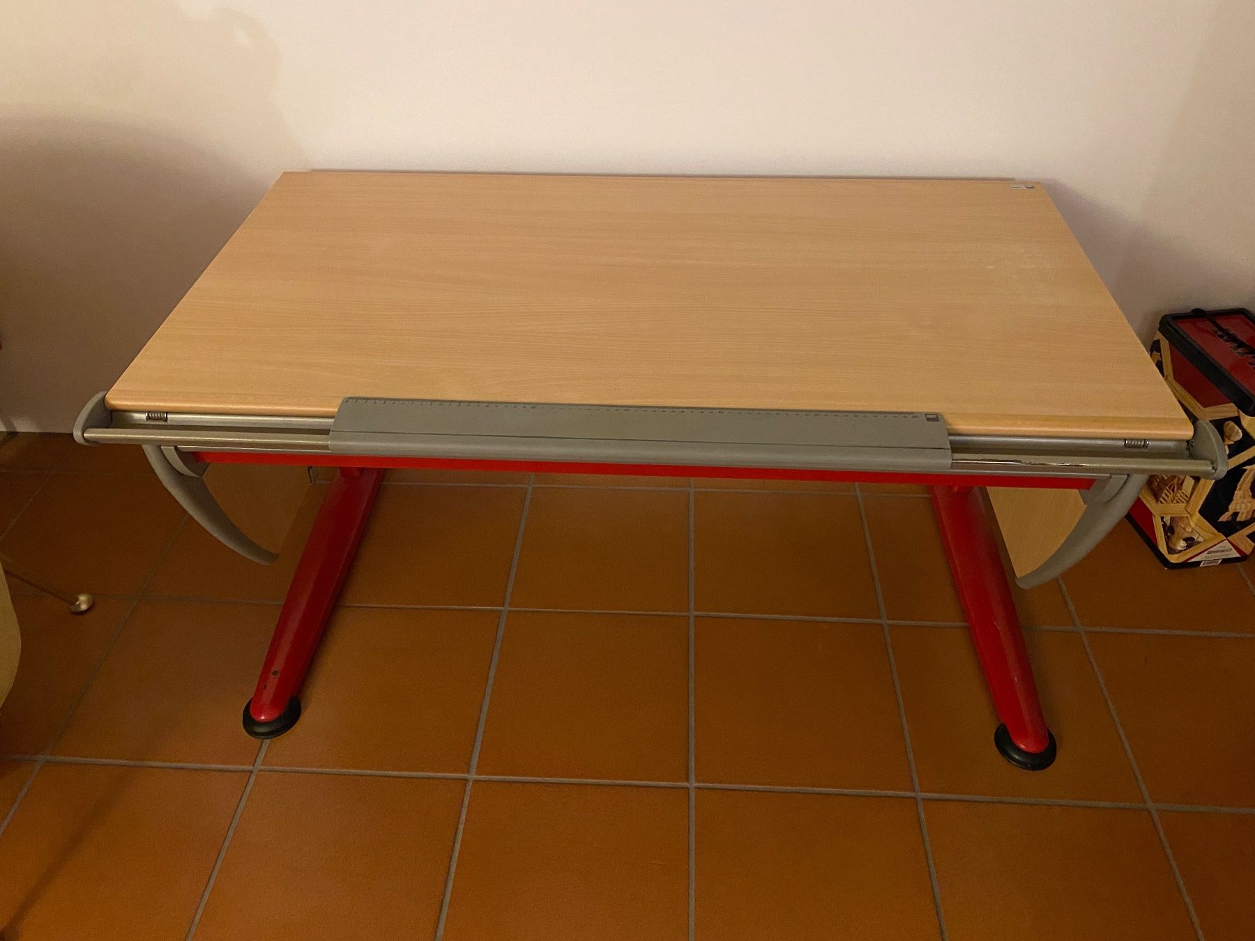 Moll Schreibtische: Moll Runner Kinderpult höhenverstellbar – Gebraucht aus Uster von  1