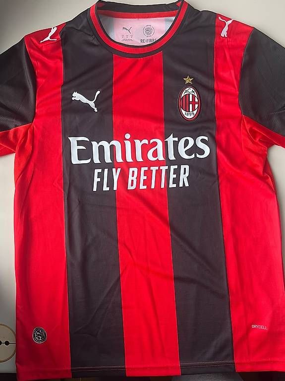 Leibchen & Hosen: AC Milan Trikot – Gebraucht aus Ittigen von tij_dvs7