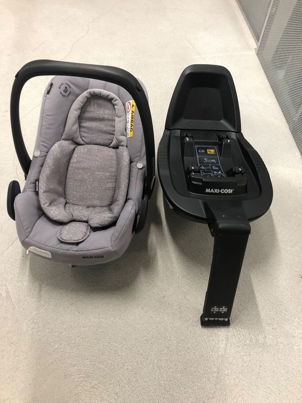 Maxi-Cosi Seggiolini per auto: Maxi Cosi Rock i-Size Autositz mit Isofixbasis – Usato da Zürich venduto da joa_xg9v