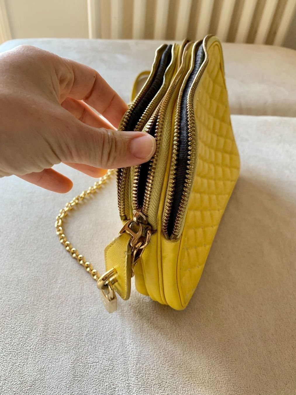 Dolce & Gabbana Borse da donna: DOLCE & GABBANA Crossbody Quilted Bag – Usato da Zürich venduto da Angela_Fashion_Lover 4