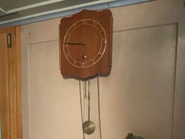 Feine antike Wanduhr