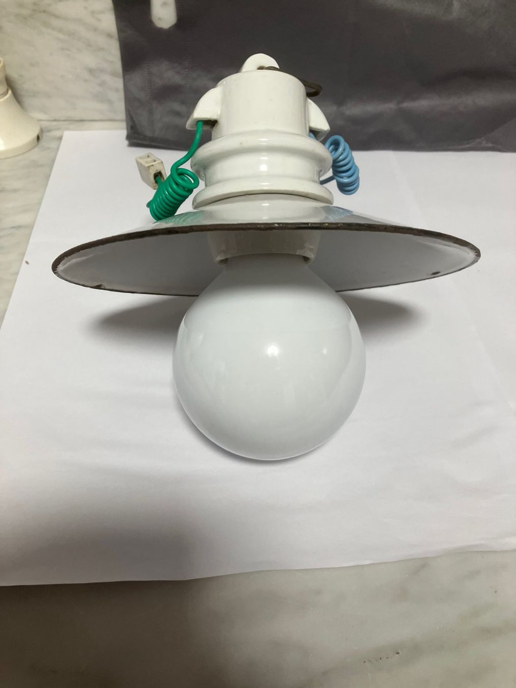 Lampade: Lampada in ceramica con email – Usato da Sagno venduto da ang_fs6n