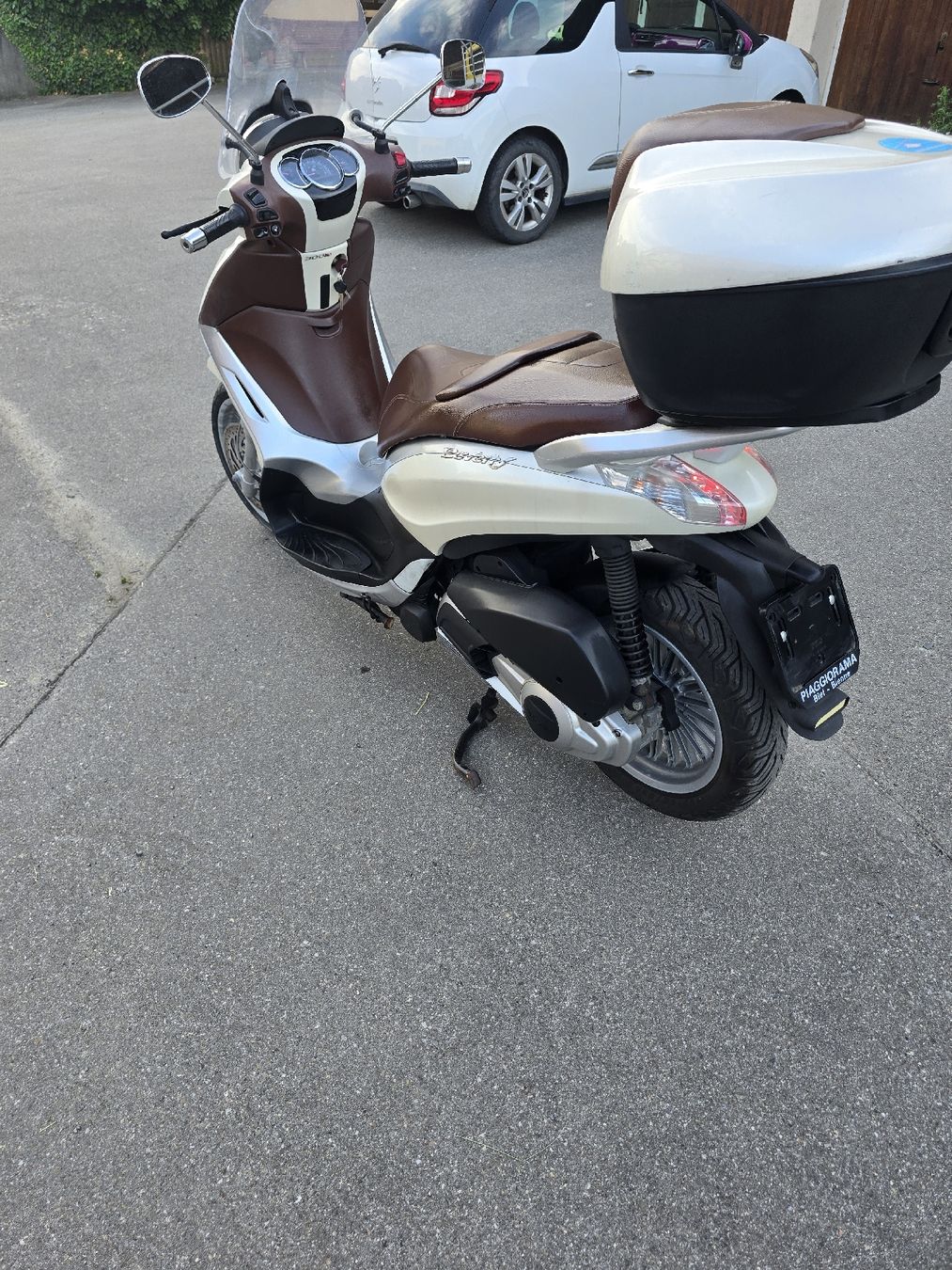 Piaggio Route: Roller Piaggio Beverly 300  Mit Mfk 28.5.25 – D'occasion à Aarberg par 2002stefan 1