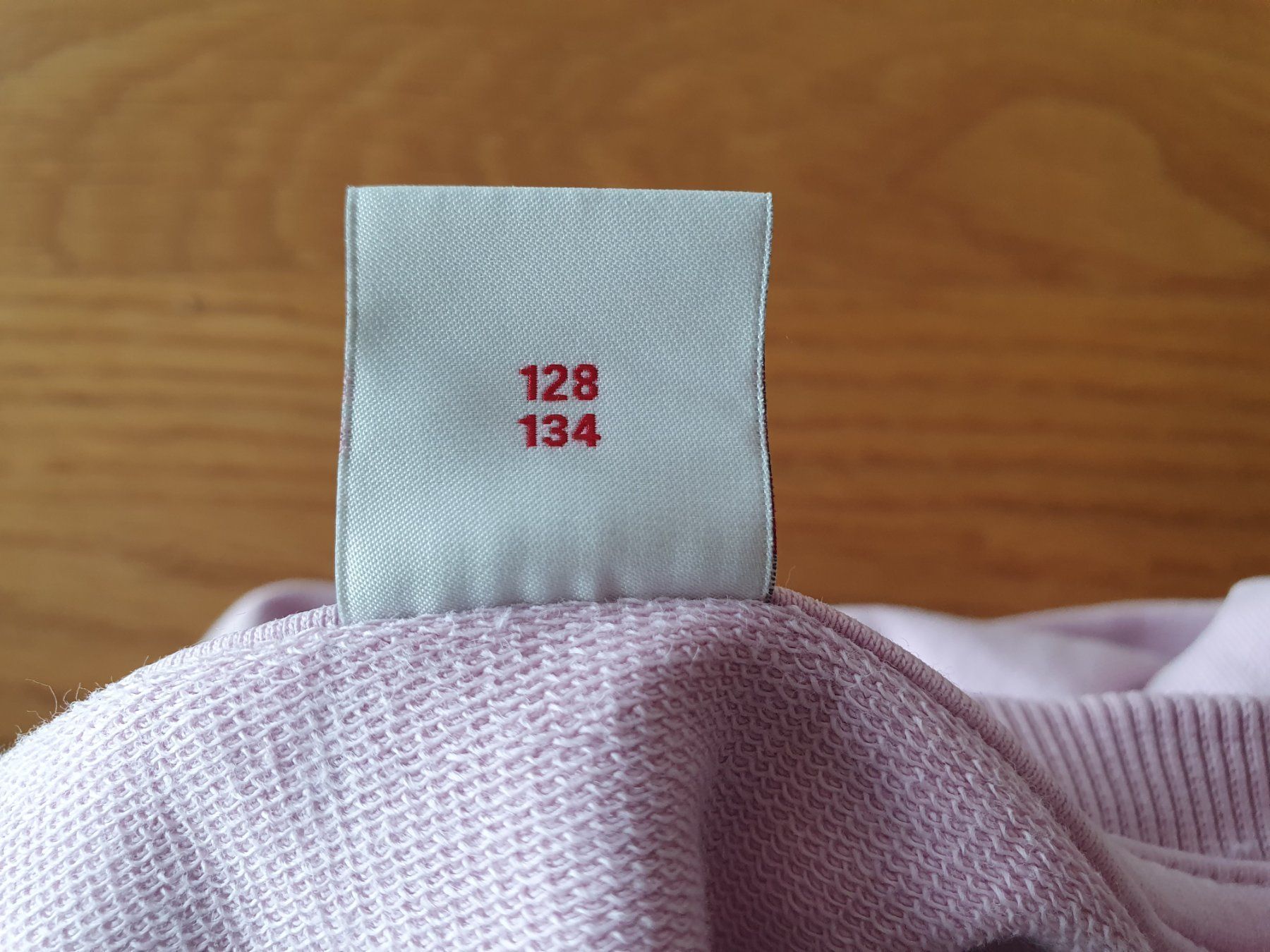 Pullover & Sweatshirts: Pullover Sweatshirt Gr. 128/134 – Gebraucht aus Villars-sur-Glâne von richardette 4