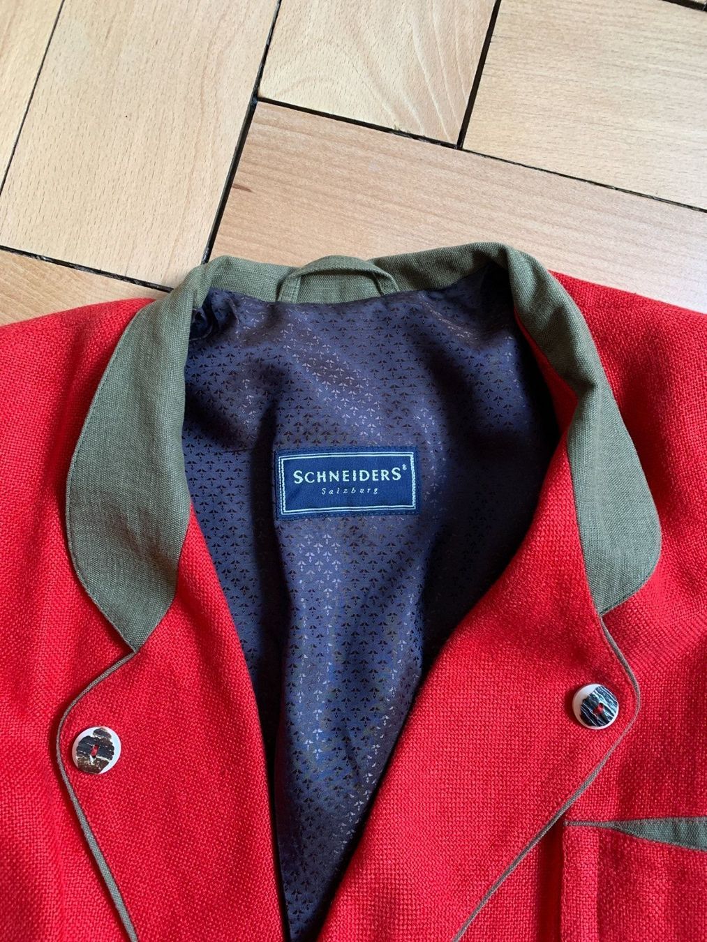 Giacche: SCHNEIDERS - Trachtenjacke rot 40 – Usato da Zürich venduto da Diazaio 3