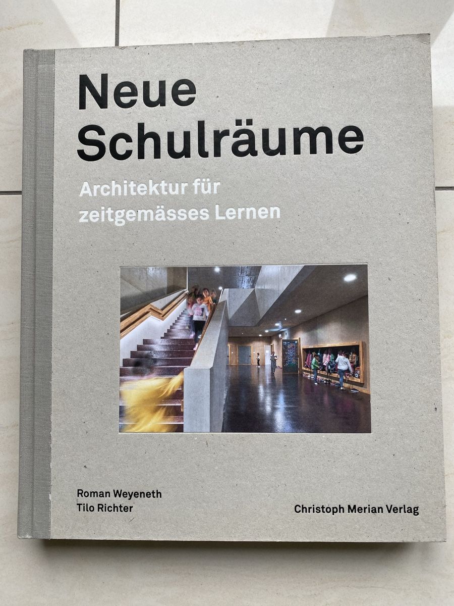 Bücher: Buch Neue Schulräume – Neu (gemäss Beschreibung) aus Eiken von Carcharias