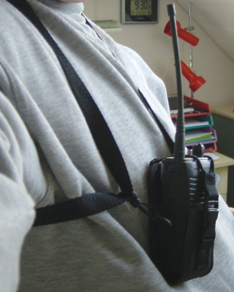 Radiocomunicazione: 3-Punktgurt mit universal Tragtasche – Nuovo e nell'imballaggio originale da Wetzikon ZH venduto da kleinerfunk