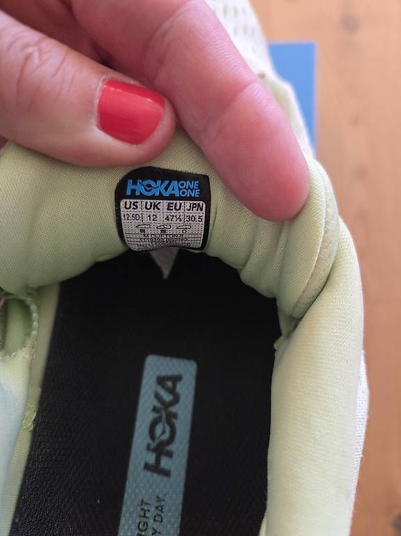 Scarpe da uomo: Hoka Laufschuhe UK12 – Usato da Jona venduto da pau_g7rc 1