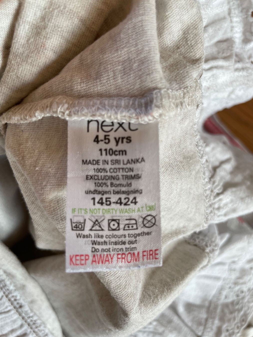 Vestiti & Gonne: Tshirt / Röckli / Kleid – Usato da Aarwangen venduto da erd_ngx8 4