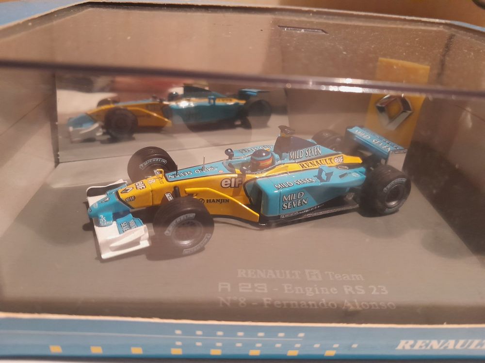 Miniature F1 Renault R23 #8 Fernando Alonso 2003 – 1/43 MINICHAMPS 400030008