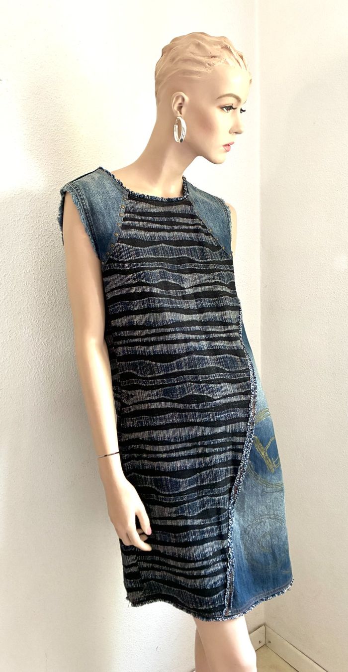Desigual Vestiti: DESIGUAL Denim Kleid in Blau – Usato da Kloten venduto da Nephty 5