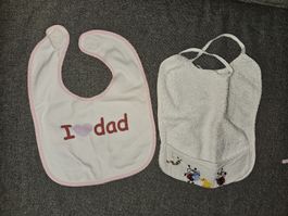 2 süsse Baby Lätzli "I love Mum/Dad"