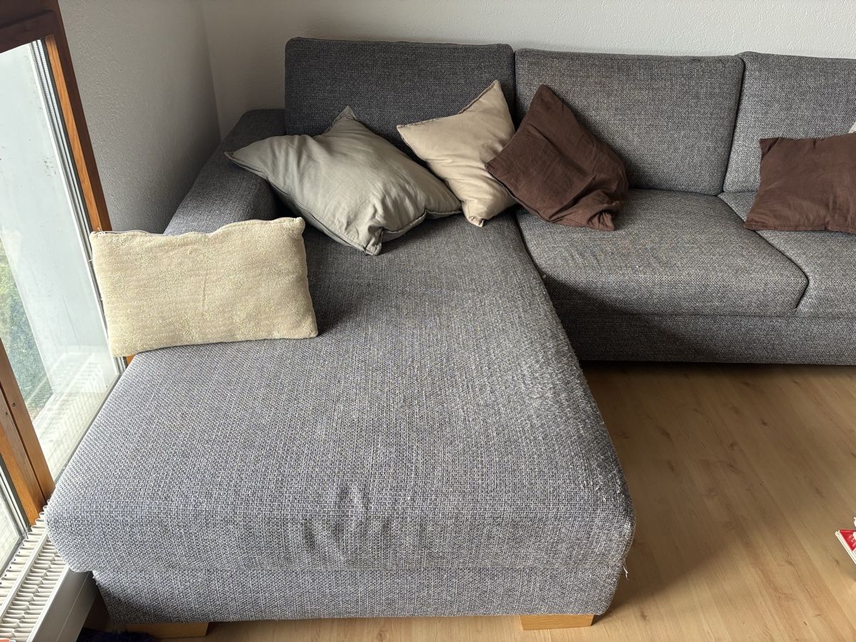 Divani: Canapé d'angle gris avec coffre de rangement intégré – Usato da Gampelen venduto da b50_fvv7 5