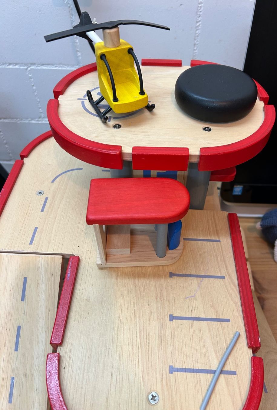 Plantoys Giocattoli: Garage Holz – Usato da illnau venduto da sweet83 1
