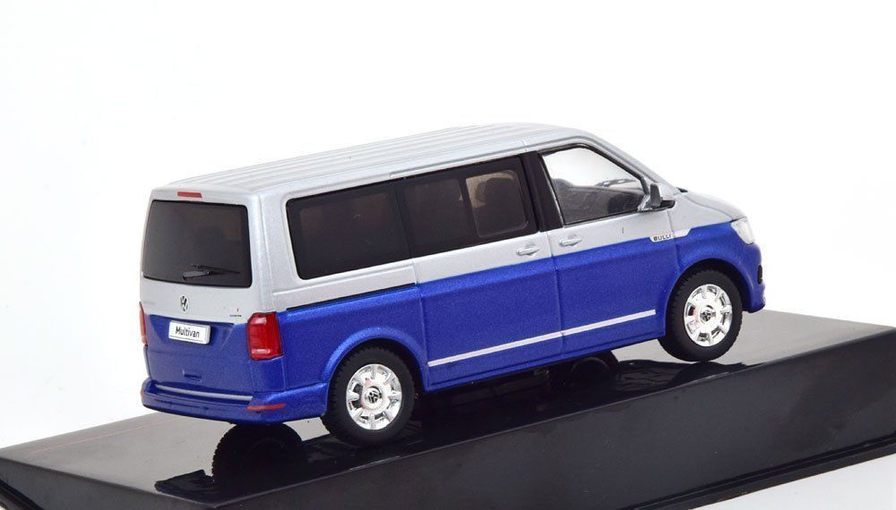 Volkswagen Modellini d'auto: VW T6 Multivan 2015-2019 blau met. / silber met.   1:43 – Nuovo e nell'imballaggio originale da Gerlafingen venduto da espero88 1