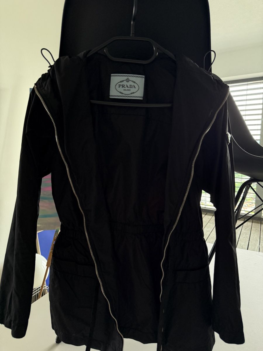 Prada Giacche: Prada Damen Windjacke – Usato da Pratteln venduto da Eileen_H 5