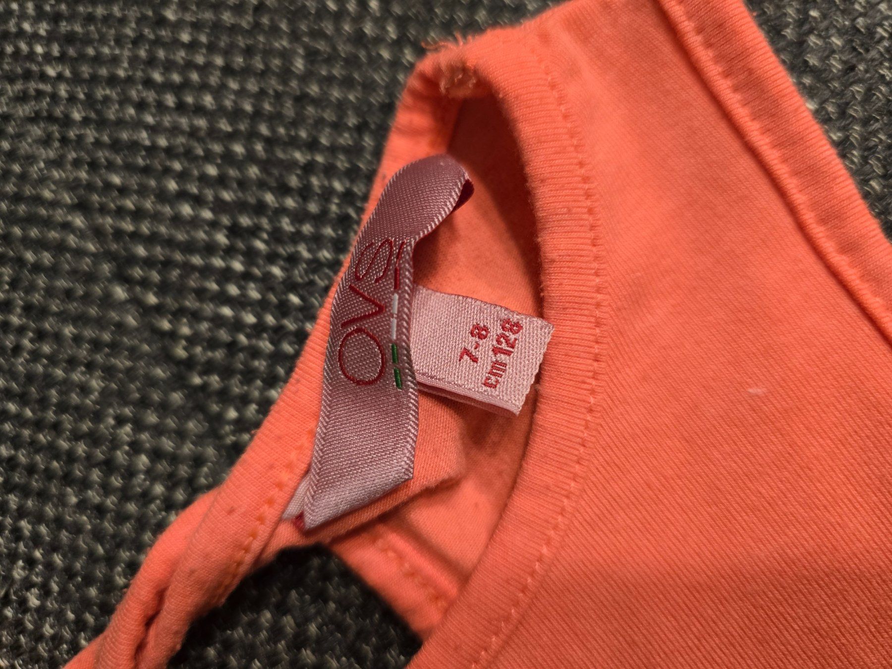 Blusen, T-Shirts & Tops: Sport-Top Gr. 128 – Gebraucht aus Büttikon AG von Amineah 1