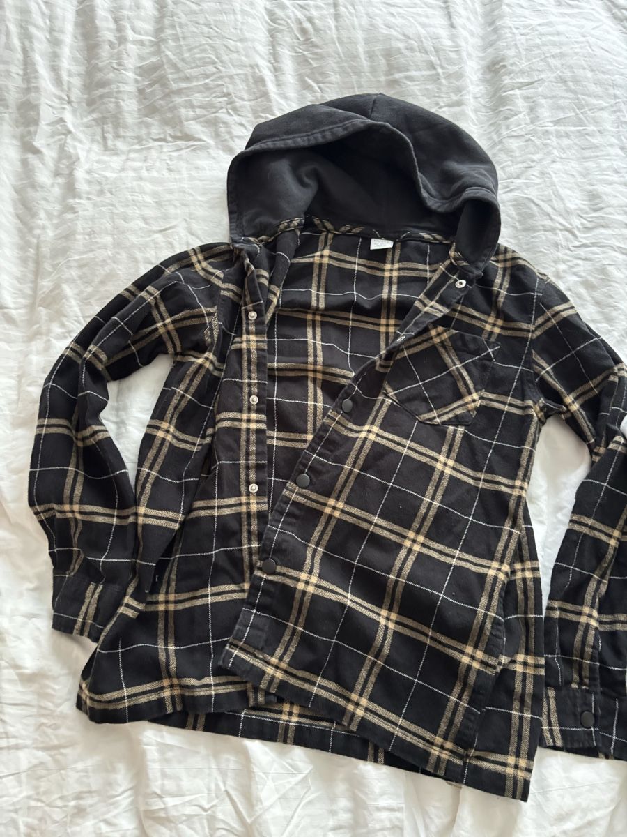 Lotti & Set di vestiti: Kaputzenhemd 152 + Pullover(sehr lässig) – Usato da St. Gallen venduto da heartbug 4