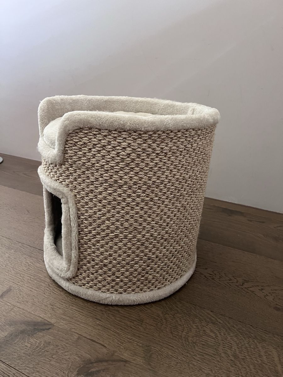 Arbres à chats: Kratzbaum Katzenhaus Beige – D'occasion à Horgen par laurakm 2