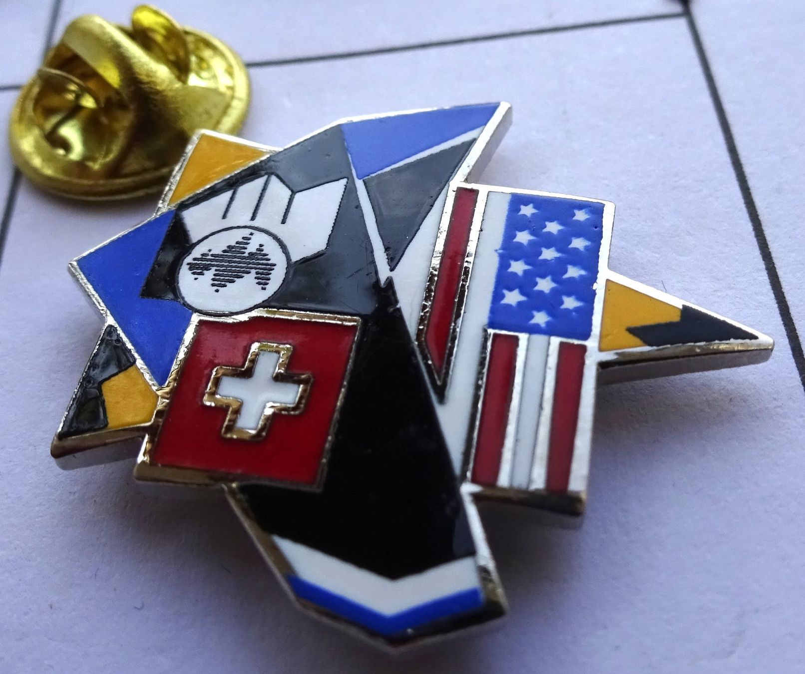 Placchette & Badge: Pin  Piramide USA Schweiz – Usato da Utzenstorf venduto da BUtter81