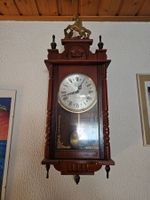 Schöne Wanduhr