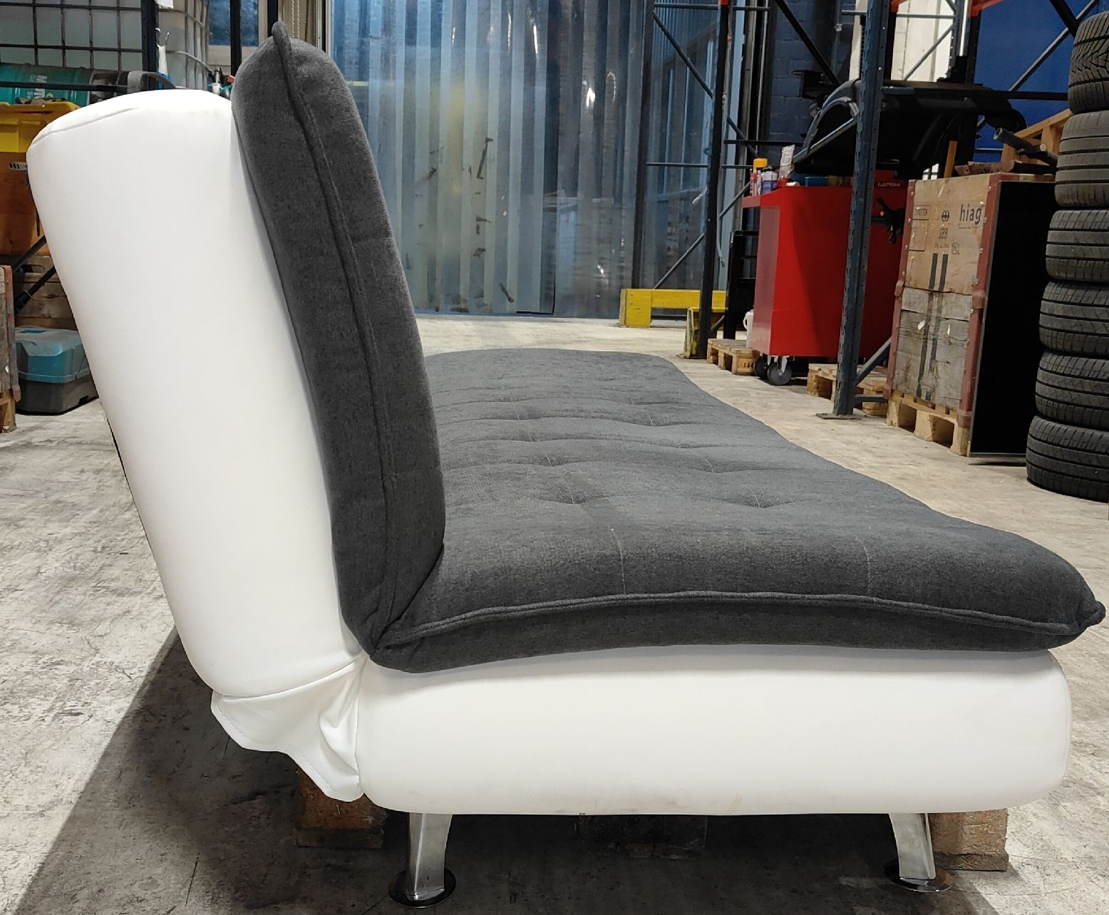 Sedie a sdraio: Bett Sofa Studioliege Couch 190x110cm – Usato da Brugg AG venduto da AudiibuA 2