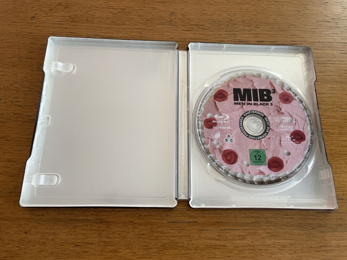 Tutti i DVDs: Men in Black 3 Steelbook Blu-ray – Nuovo (secondo la descrizione) da Lyss venduto da hemi03 1