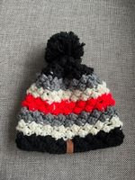 Warme Wintermütze mit Bommel von Protest   Grösse: M  / 57