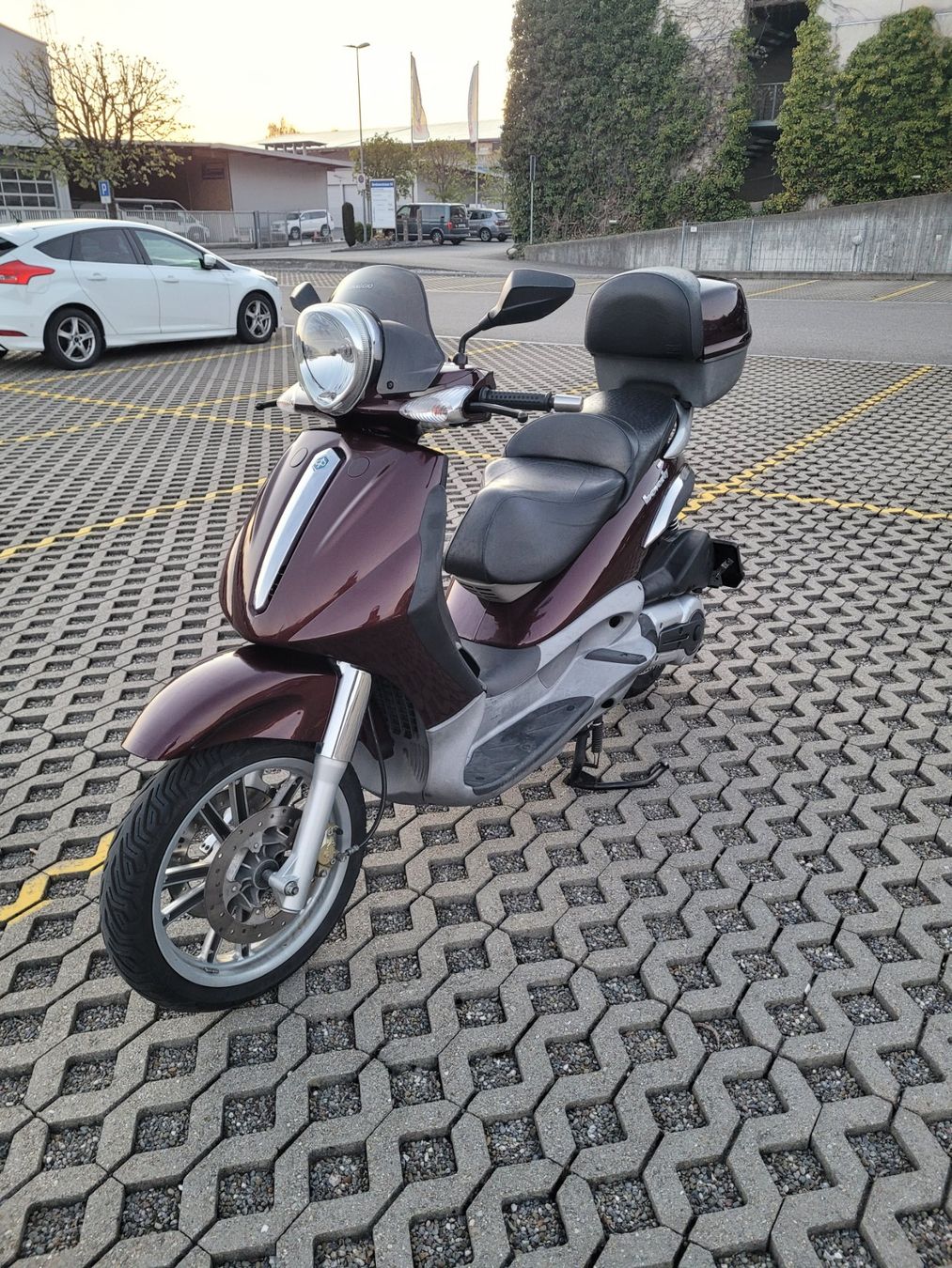 Piaggio Scooter: Piaggio Beverly 500 mit MFK – Usato da Kaltbrunn venduto da Dr4321