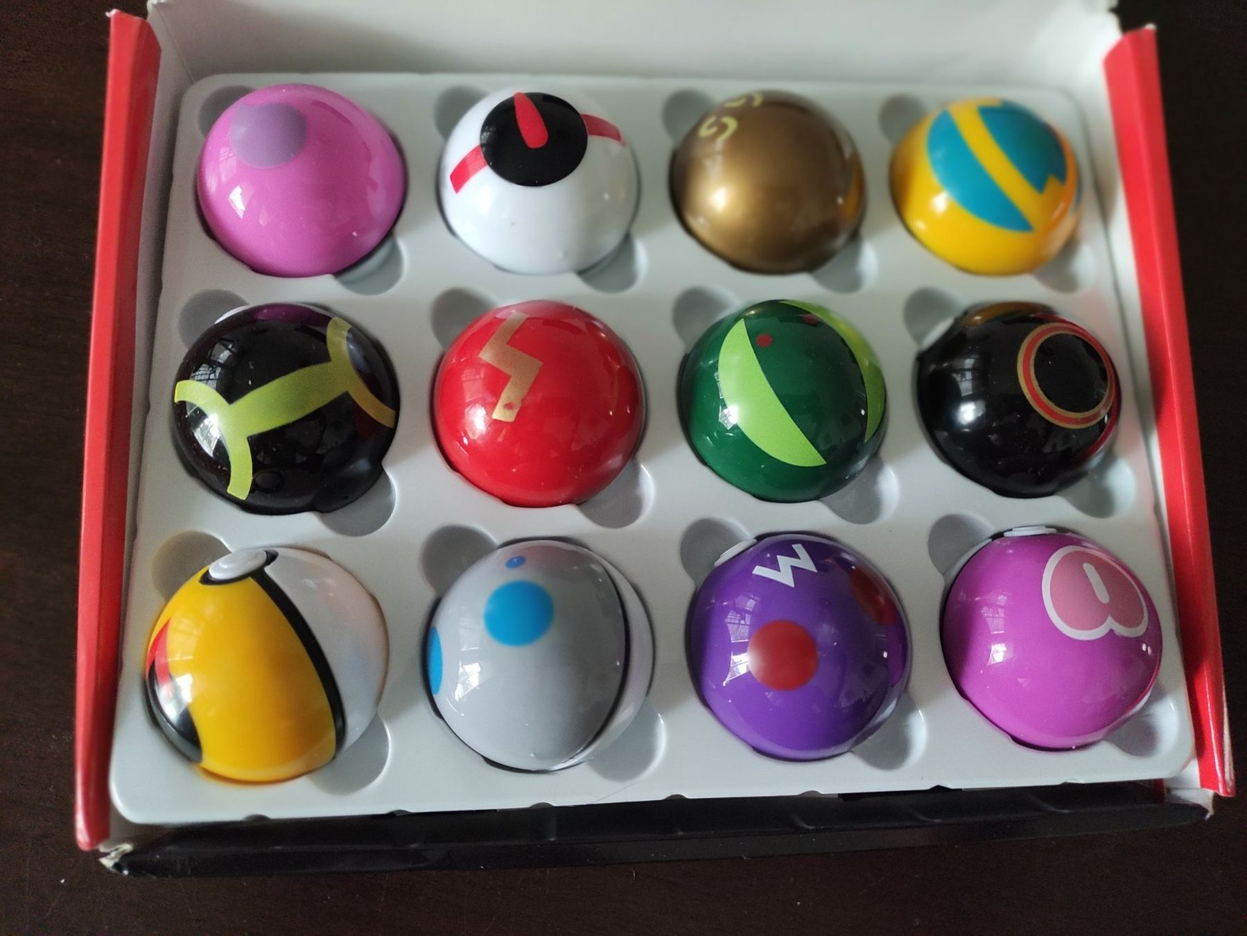 Giocattoli: 12 figurines Pokémon avec Pokeball – Nuovo (secondo la descrizione) da YVERDON-LES-BAINS venduto da Tony-no 1