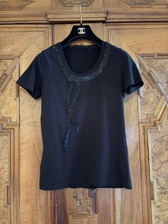 Hübsches schwarzes T-Shirt mit gestickter Schleife, Gr. M
