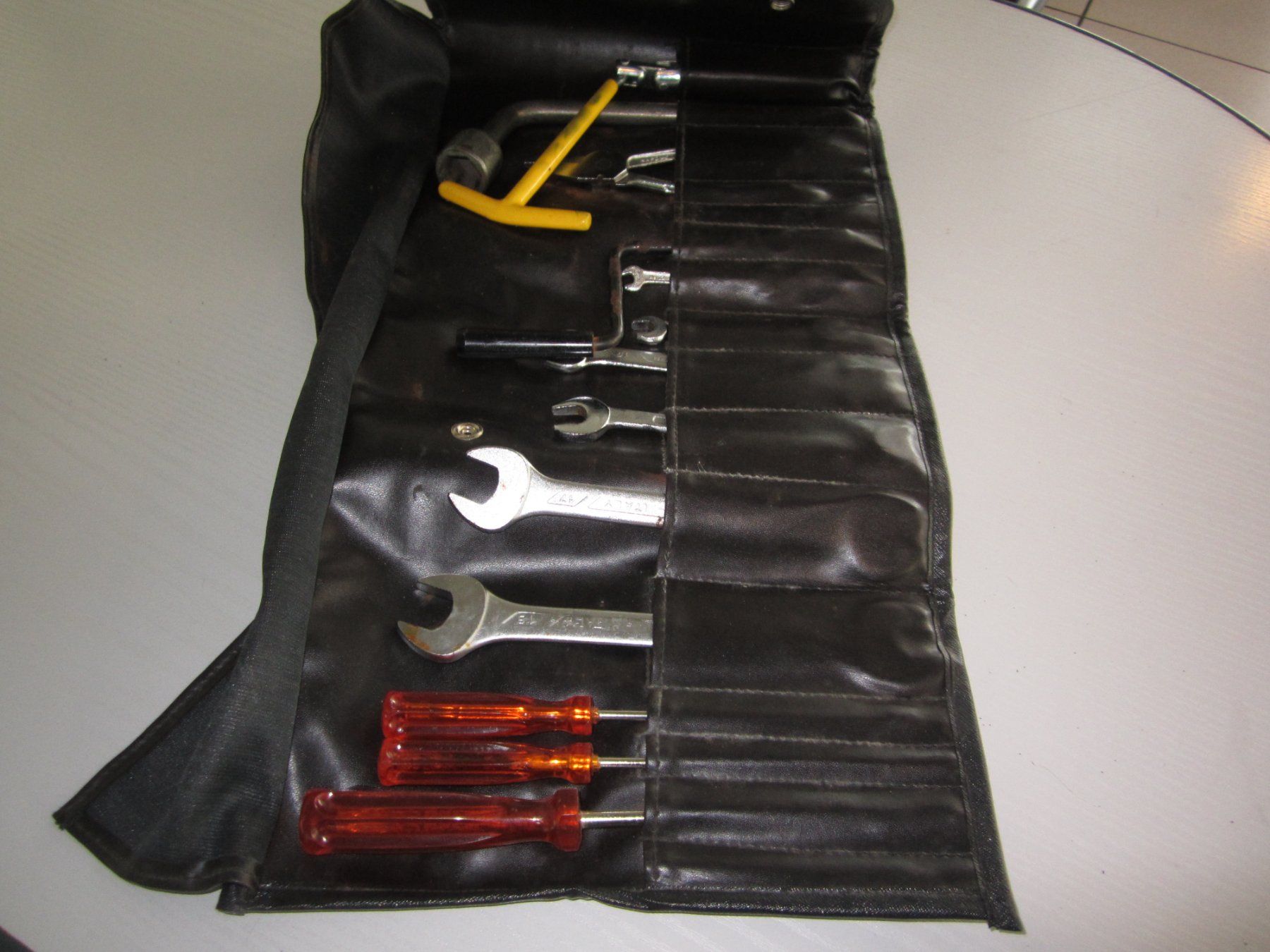 Ferrari Alle Autoersatzteile: Ferrari Dino 246 Werkzeug  Toolkit – Gebraucht aus Dietikon von exclusive-cars-ag