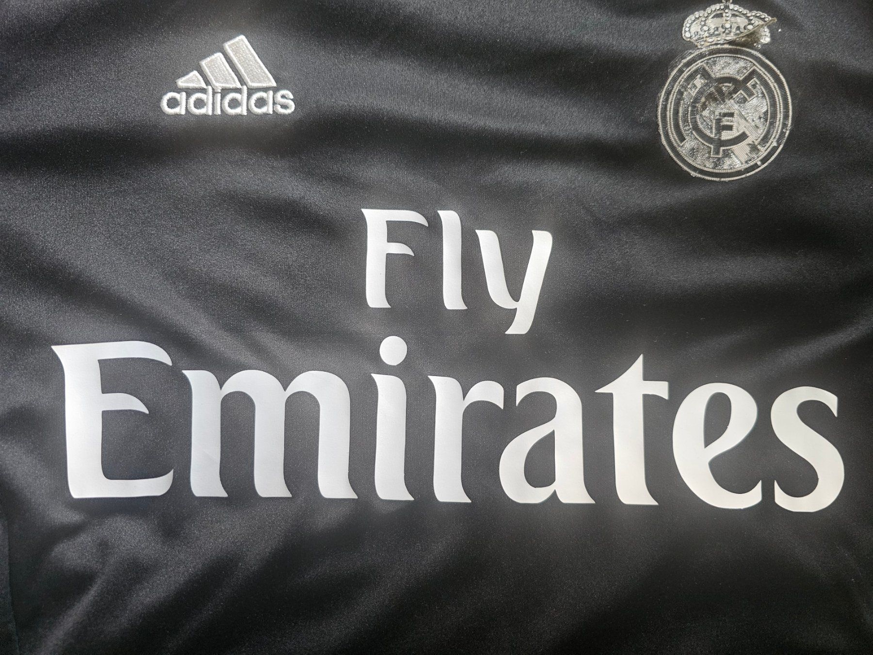 Adidas Maillots de corps & Pantalons: Real Madrid 2016-2017 Third - 14 CASEMIRO – D'occasion à Epalinges par Kont1 3