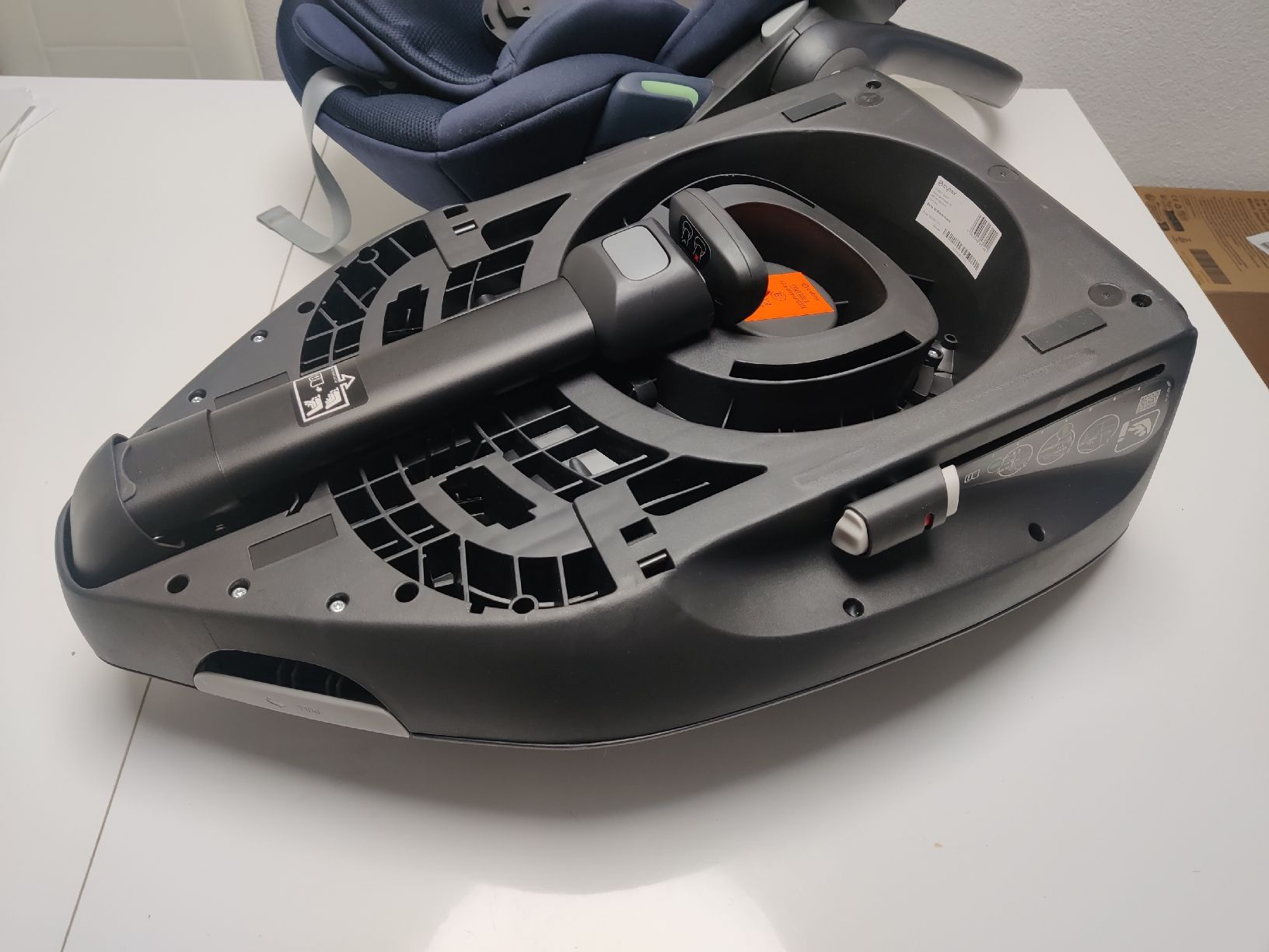 Cybex Seggiolini per auto: Babyschale Cybex Cloud G mit Basis – Usato da Winterthur venduto da bkerec 4