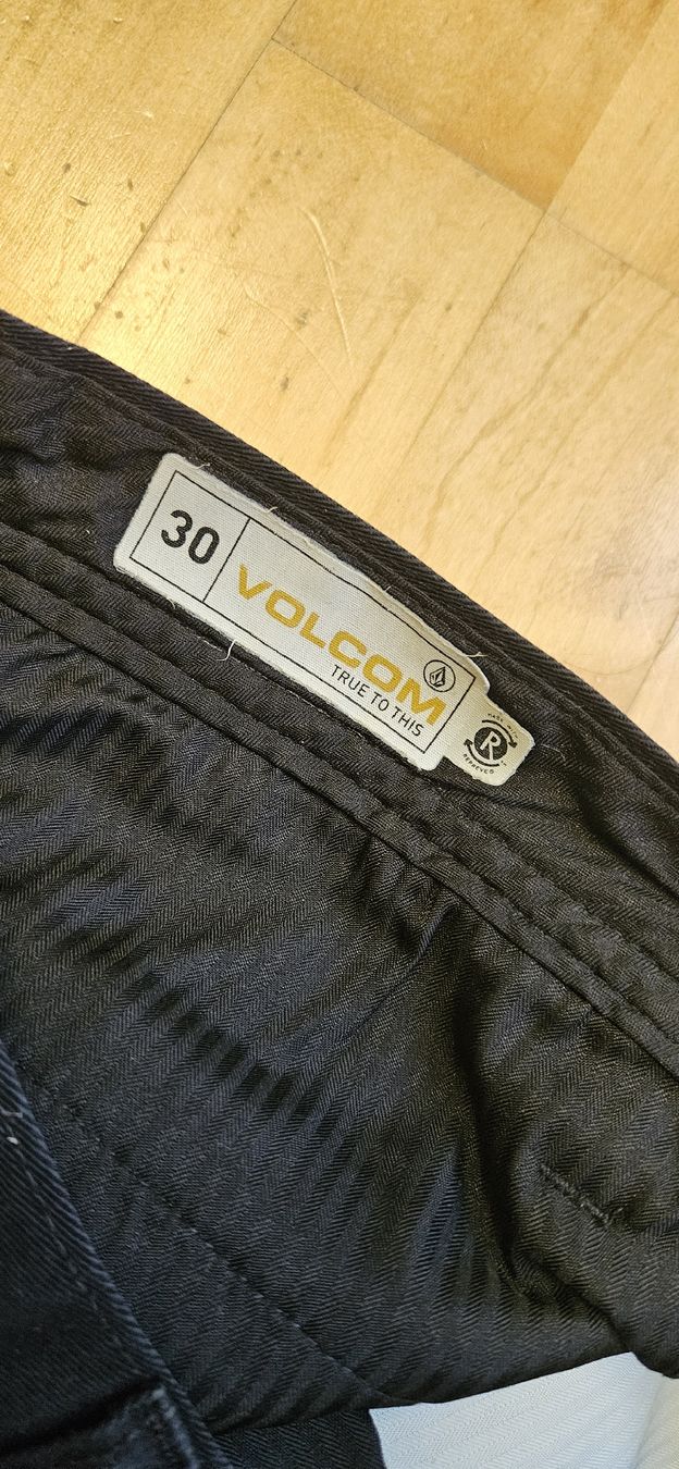 Volcom Hosen: Volcom Shorts Schwarz – Gebraucht aus Münchwilen AG von tim.luethy 2