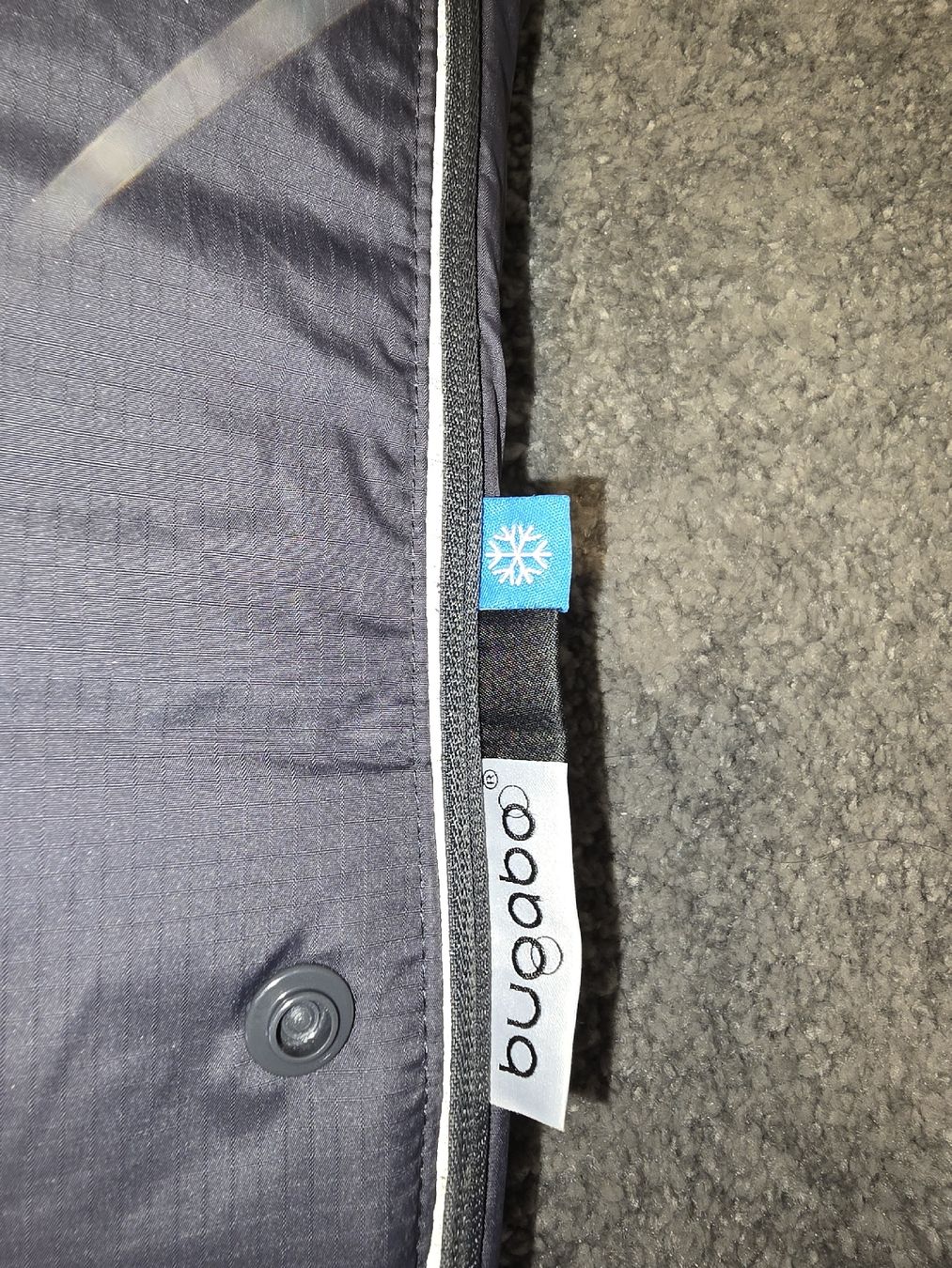 Bugaboo Sacchi a pelo: Bugaboo Wintersack Grau High Performance  Reflektierend Warm – Usato da Dietikon venduto da Kaska2020 2