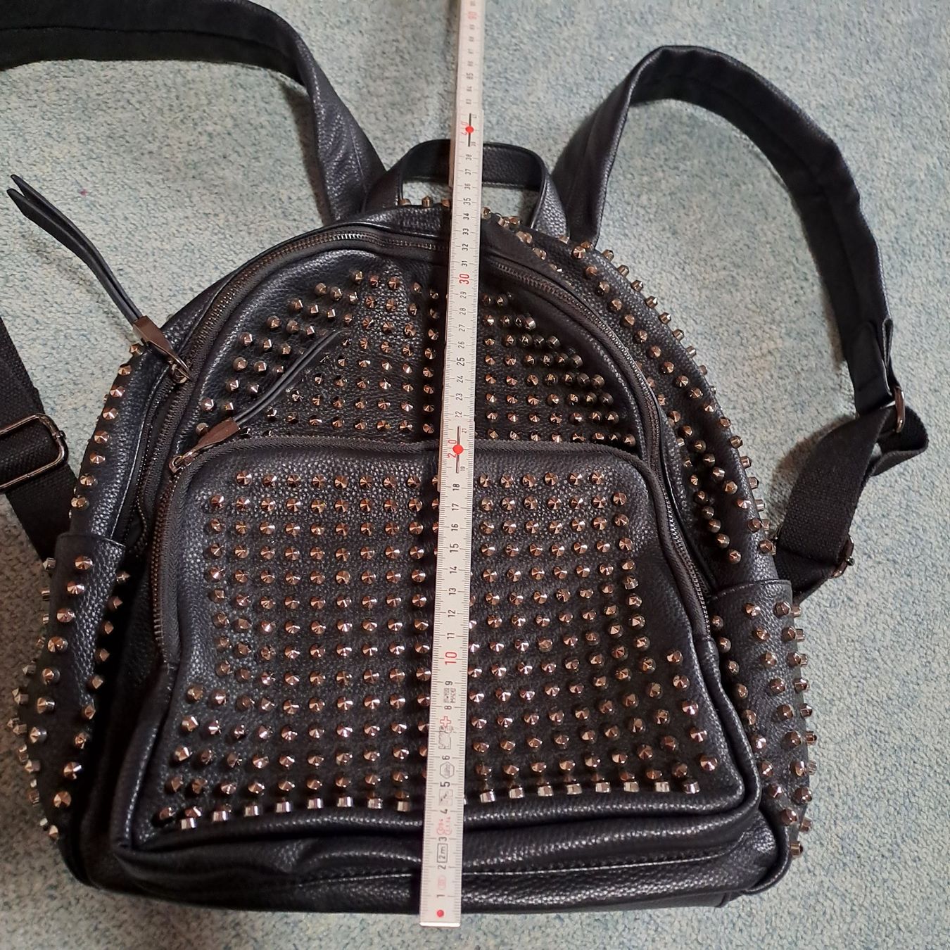 Zaini: Cooler Nieten Rucksack, Schwarz – Usato da Frauenfeld venduto da Andadaa 6