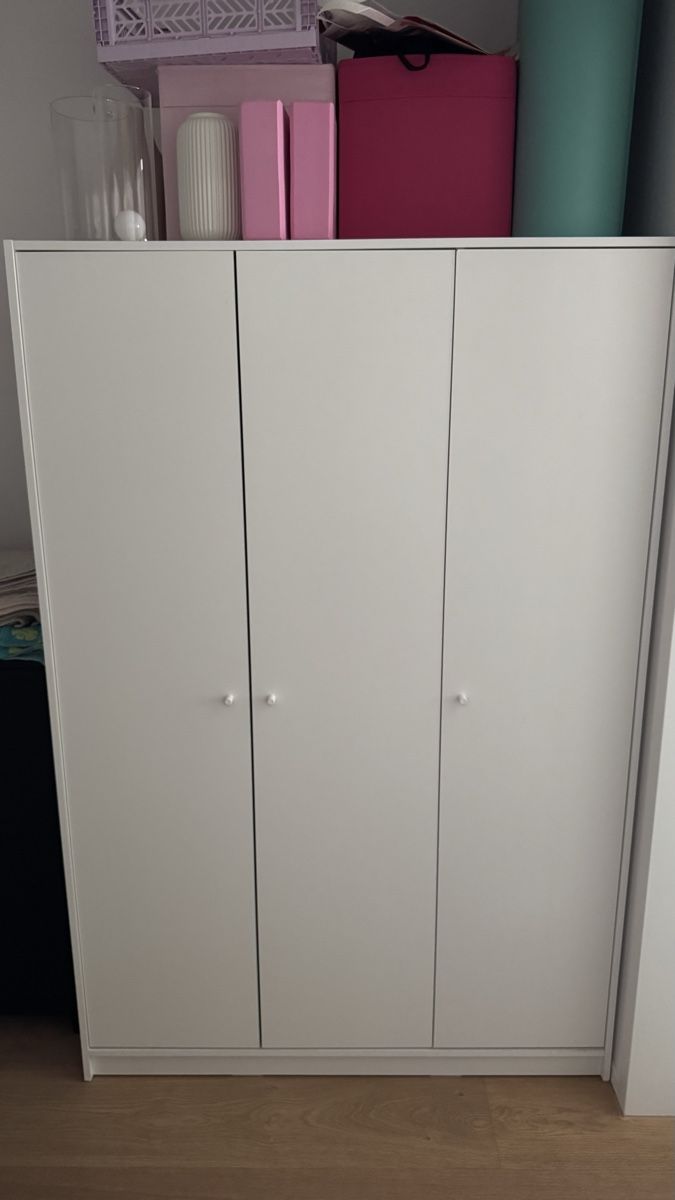 Ikea Schränke: KLEPPSTAD Kleiderschrank mit 3 Türen – Gebraucht aus Zürich von s_cm