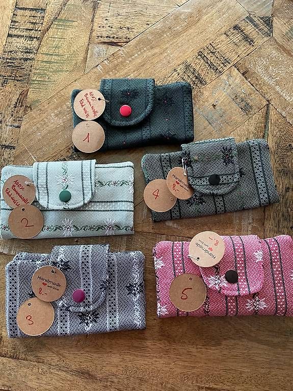 Altro in  Abbigliamento & Accessori: Taschentuchetui Edelweiss  – Nuovo e nell'imballaggio originale da Liestal venduto da Strigg-Grossmami