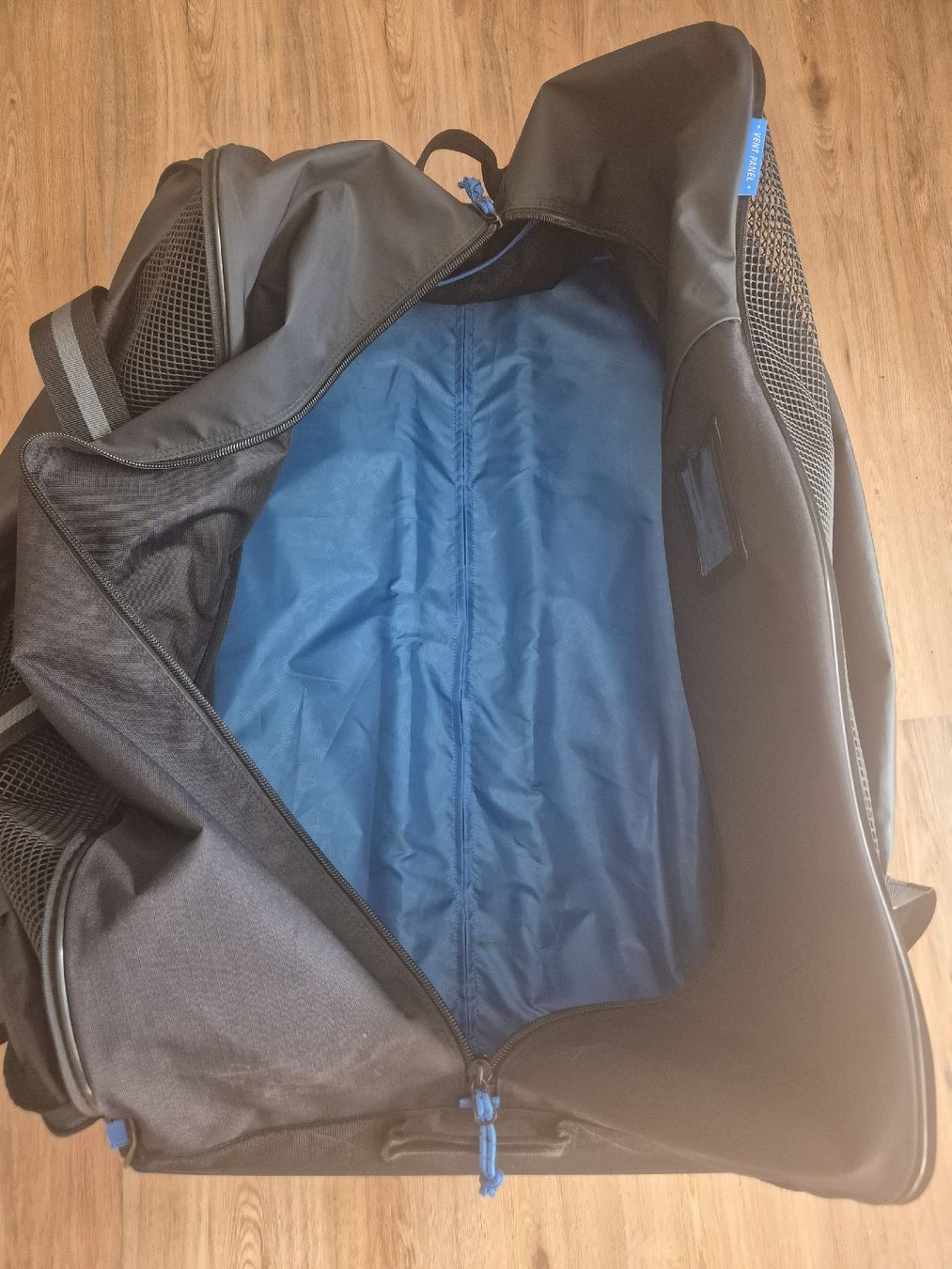 Bauer Borse: Bauer Eishockey Tasche mit Rollen - Top Zustand! – Usato da Gerzensee venduto da xTac_Madara 4