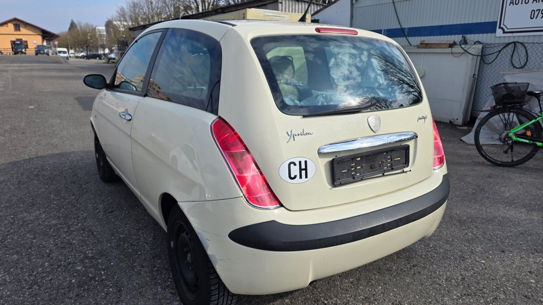Lancia Autos: Lancia Ypsilon 1.3 JTD Automat – Gebraucht aus Arbon von .Tropxe. 5